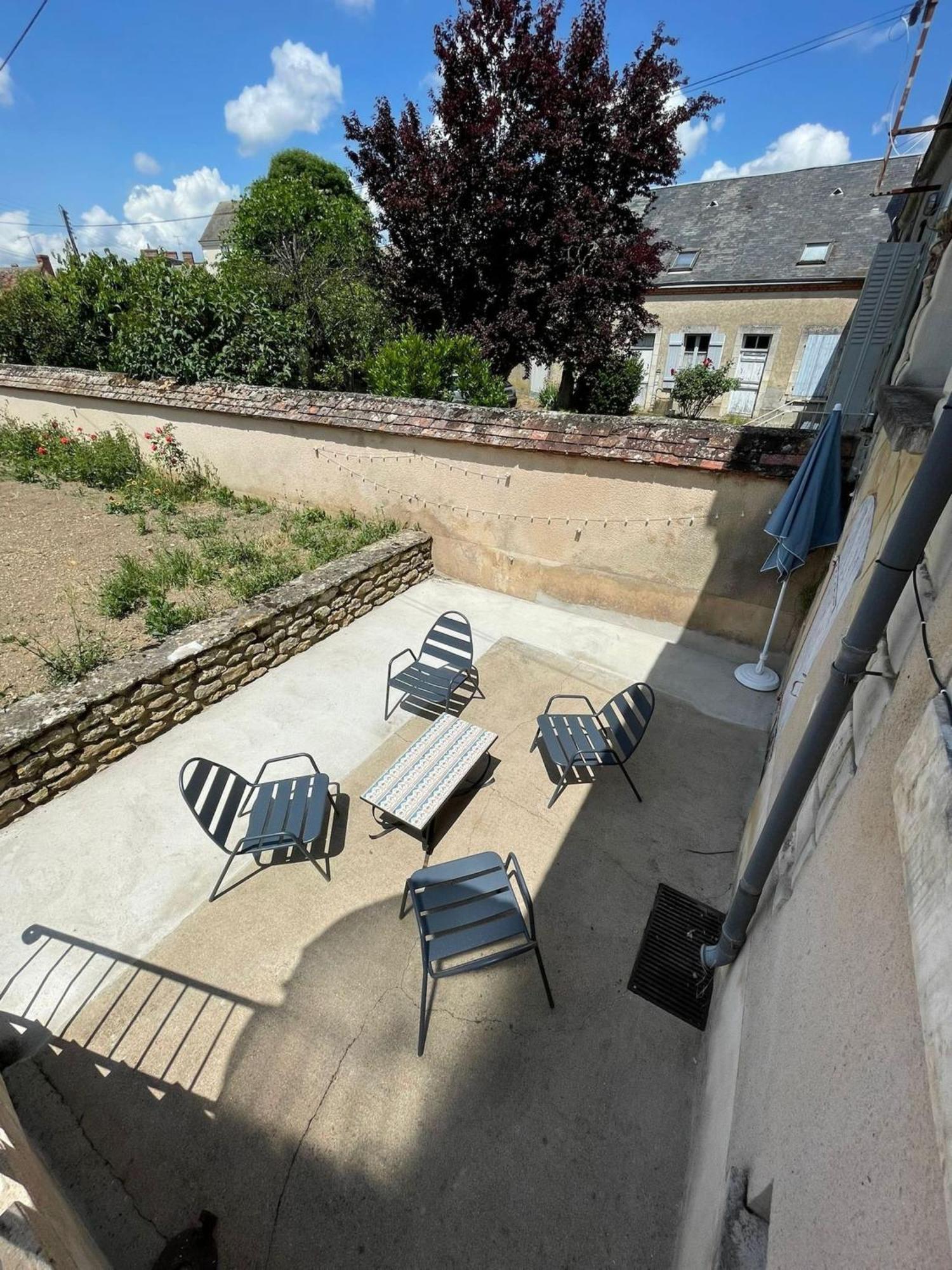 Les Anciennes Ecuries Du Chateau Vatan Exterior photo